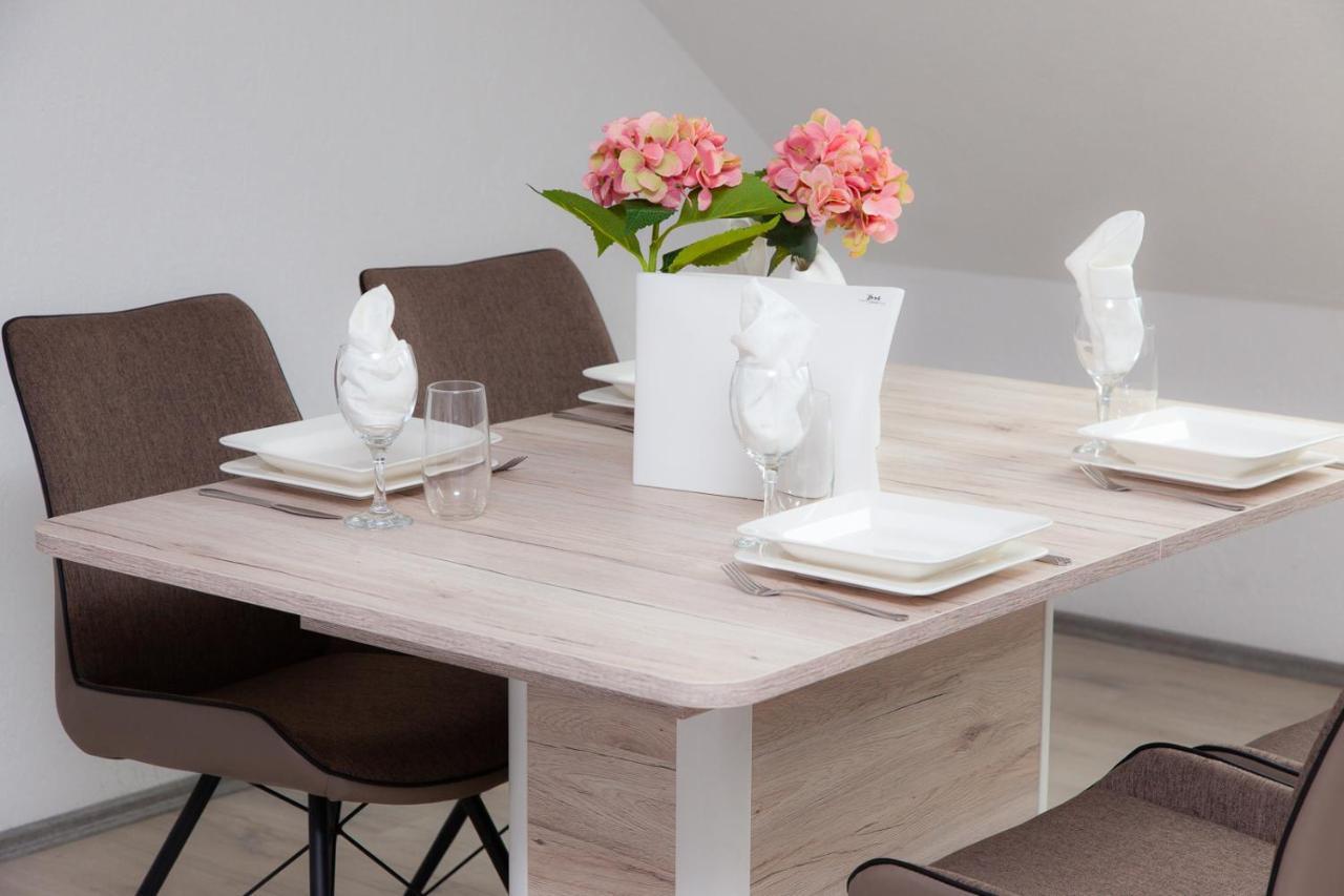 T&K Apartments Near Messe Fair Trade Duesseldorf Und Airport 3A Duisburg Bagian luar foto