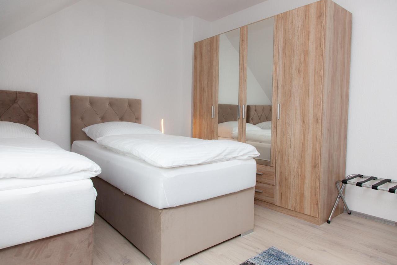 T&K Apartments Near Messe Fair Trade Duesseldorf Und Airport 3A Duisburg Bagian luar foto